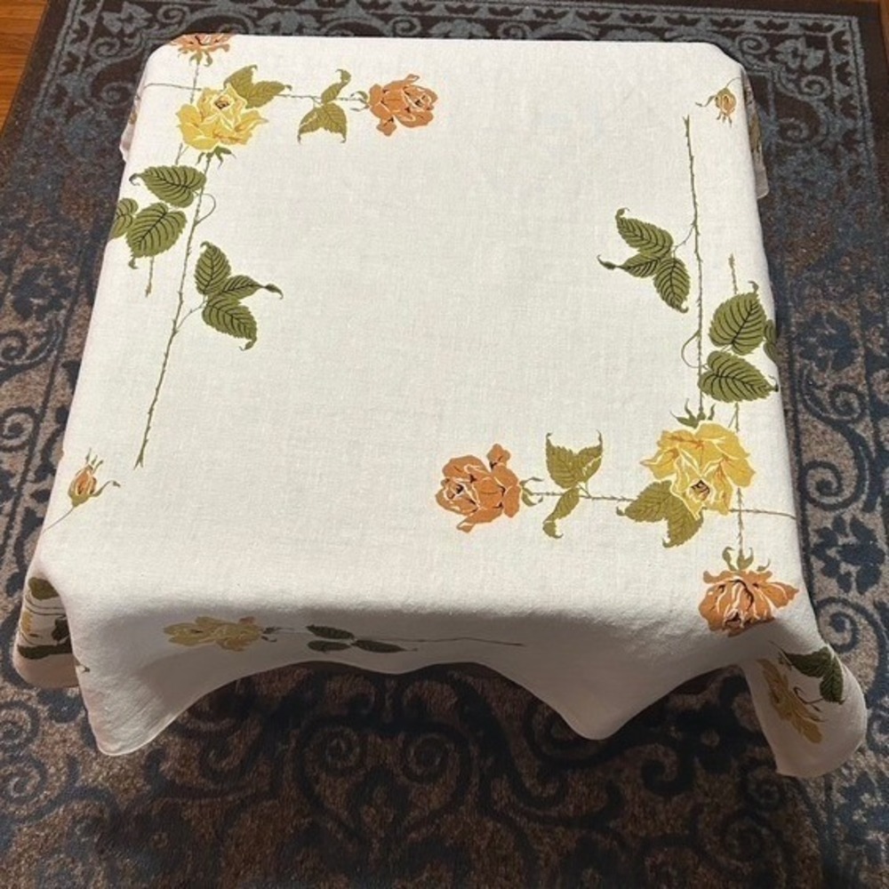 VTG Floral Linen Tablecloth and 4 Napkin Set Earth Tone Roses Retro MCM  Country